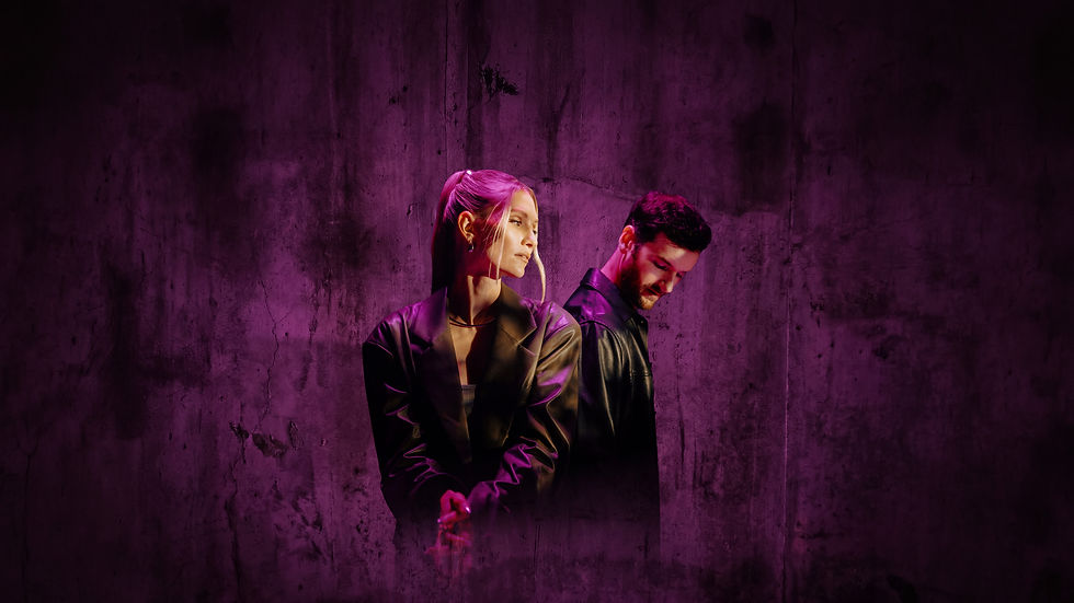 Glasperlenspiel Traverseaufsteller Grunge mit GPS 16.9.jpg