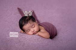 Newborn photographer in lansing michigan