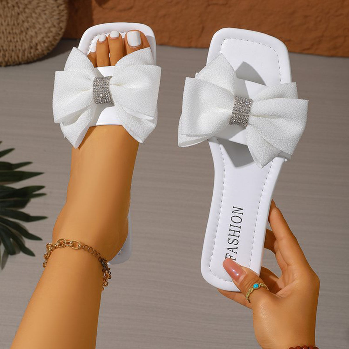 2026 New Summer Women's Bow Design Fashionable and Comfortable Casual Slippers O