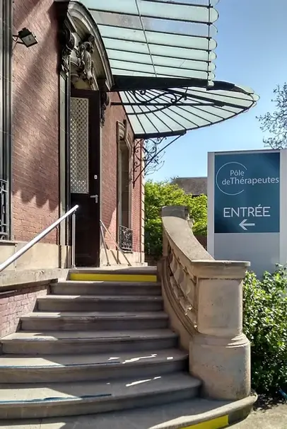 Centre de Formation du Pôle de Thérapeutes et école d'Acupuncture à Elbeuf, près de Rouen et de Paris.