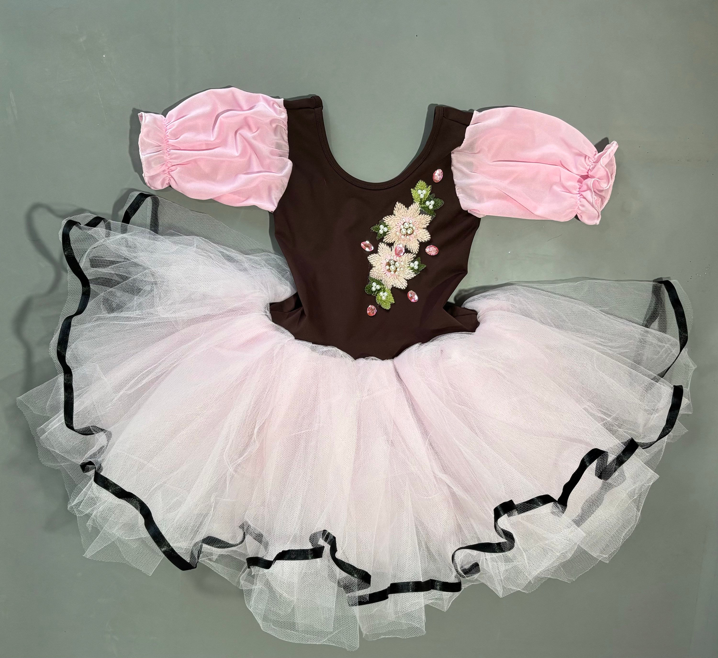 Tutu Romantico Rosa e Marrom.