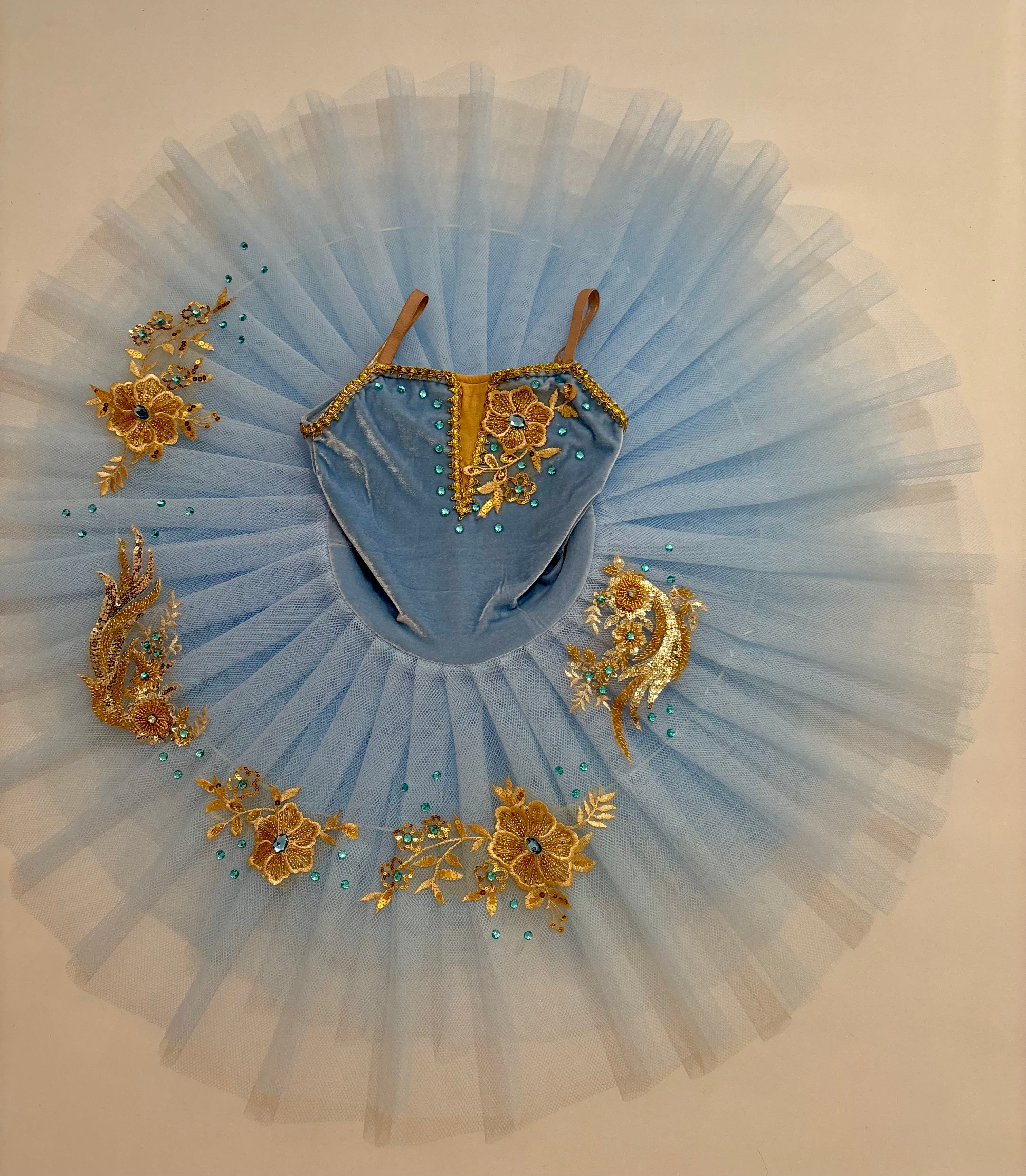 Tutu bandeja azul e dourado