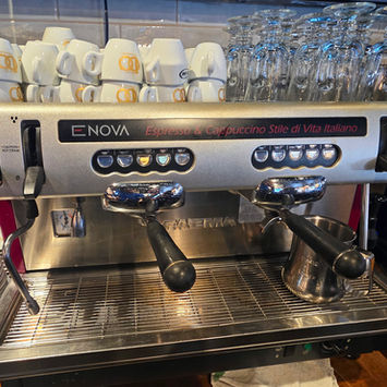 Nuno's Restaurant & Lounge