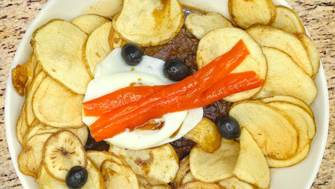 Nuno's Restaurant & Lounge