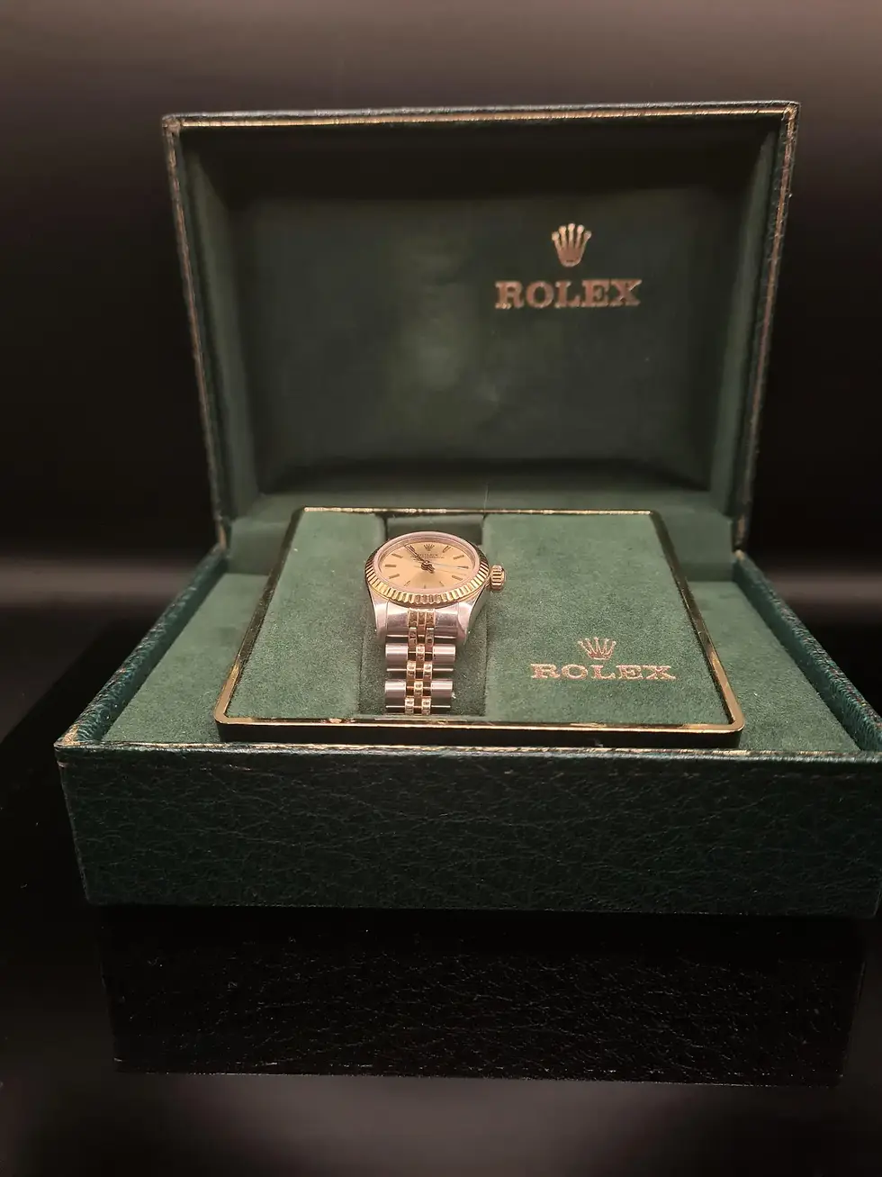 Thumbnail: Beautiful Vintage Woman's Rolex Oyster Perpetual