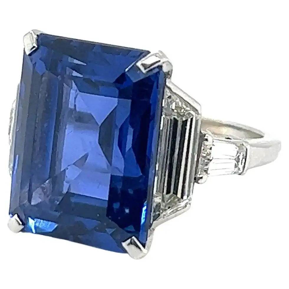 Gubelin Certified 16.50 Carat Ceylon Sapphire and Diamond Solitaire Ring