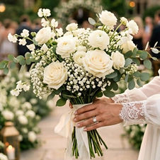 Minimalist Bridal Bouquet Ideas You'll L