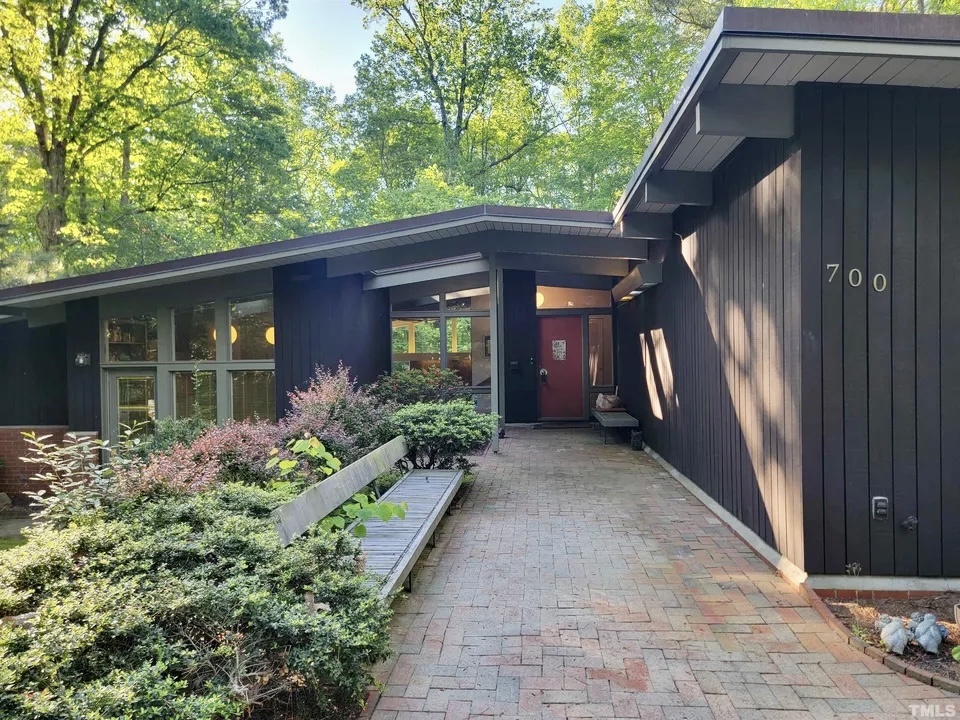 Chapel Hill Home For Sale | Blue Orchid Realty, Emme Zheng 