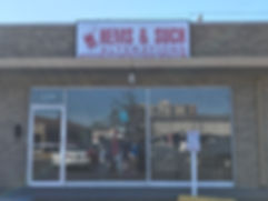 The store front for Hems & Such Alterations.
