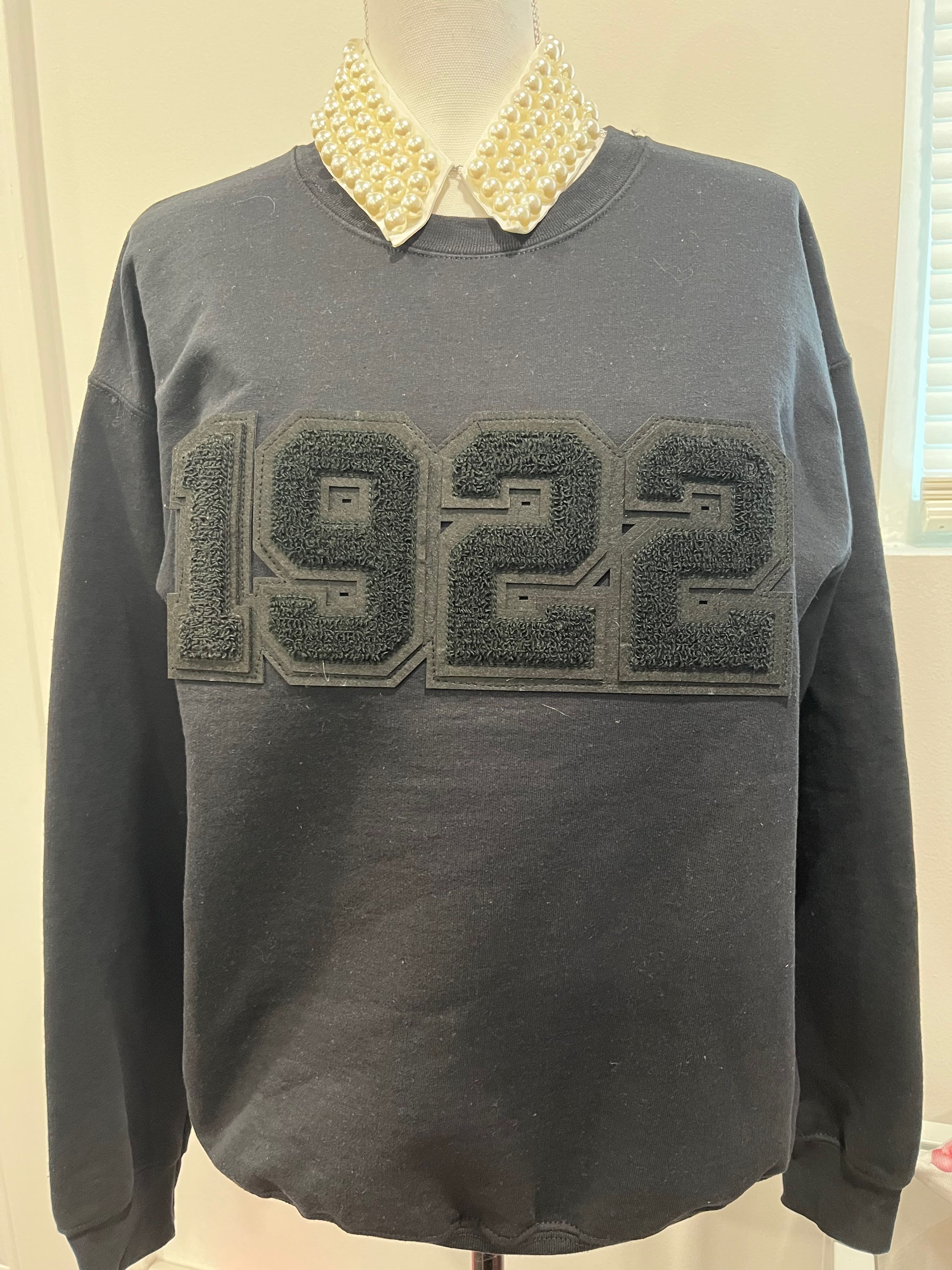 1922 Black Sweatshirt with Chenille Year