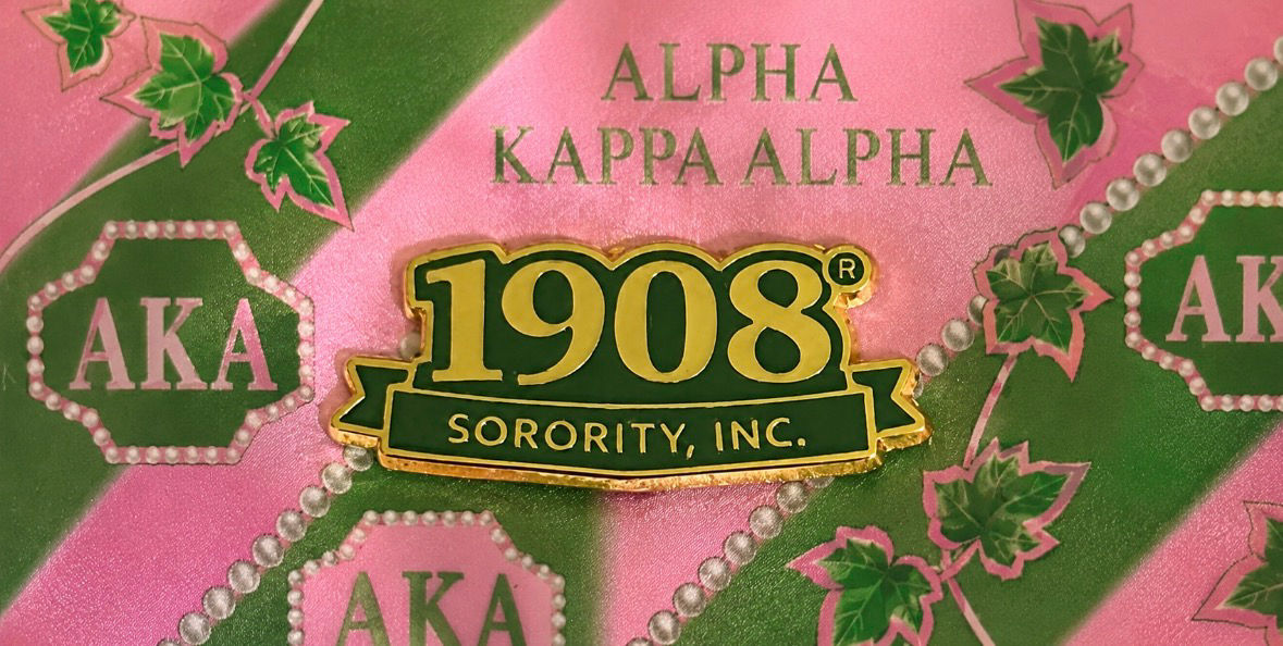 1908 Lapel Pin