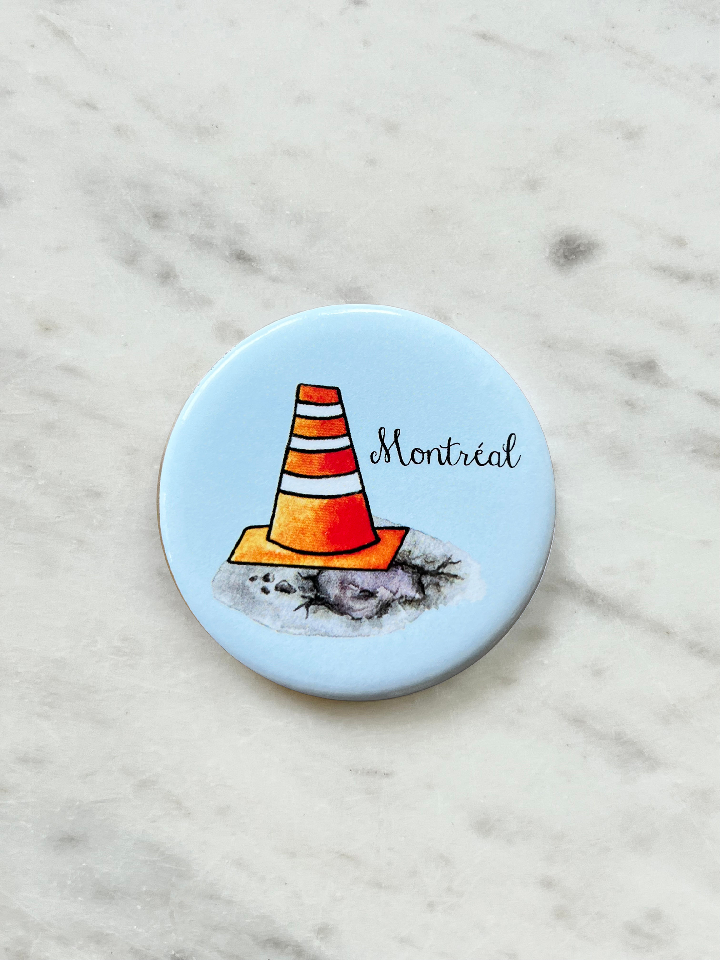Aimant pour frigo de montréal, fait au québec, réfrigérateur, casier Montreal fridge magnet, Cone orange, construction