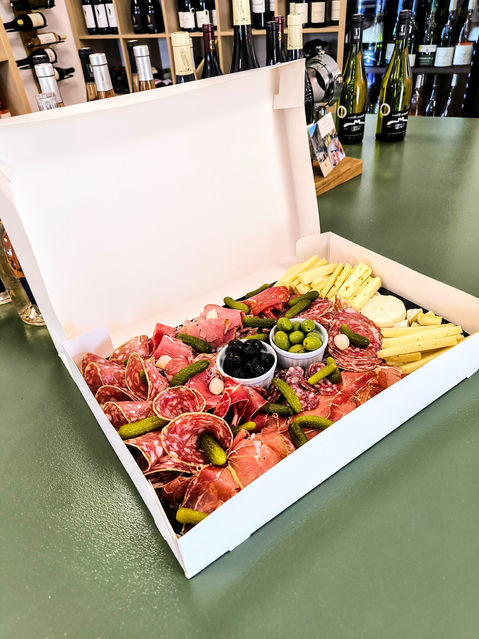 Plateau de charcuterie et fromages à partager