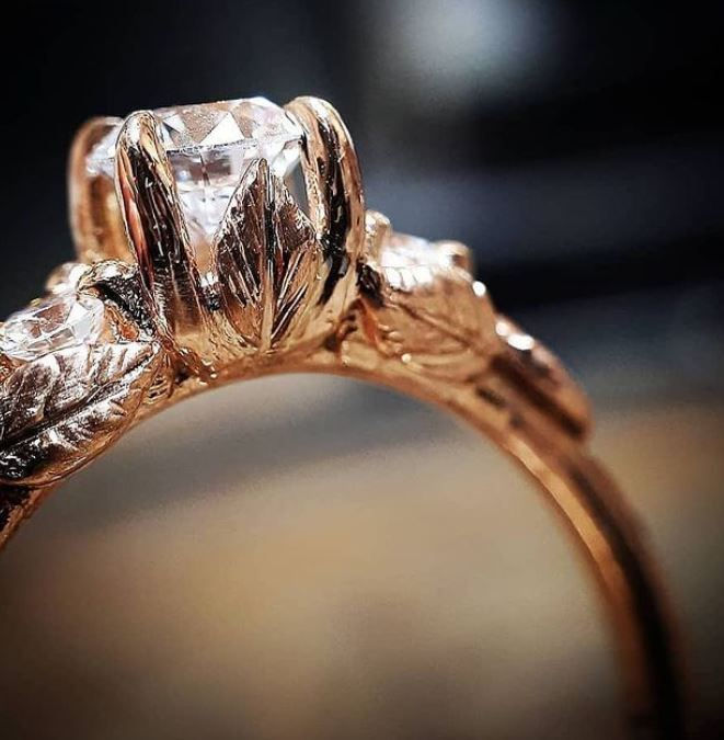 Thumbnail: Leaf Patterned Retro Solitaire