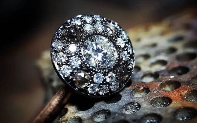 Thumbnail: Diamond Retro Ring with Diamonds