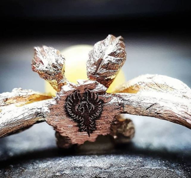 Thumbnail: Amber Stone Leaf Motif Branch Ring