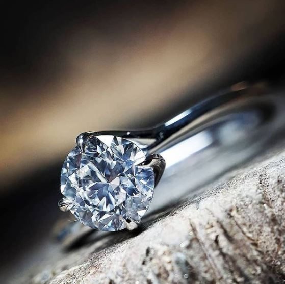 Thumbnail: 0.90 F S2 Gia Modern Solitaire
