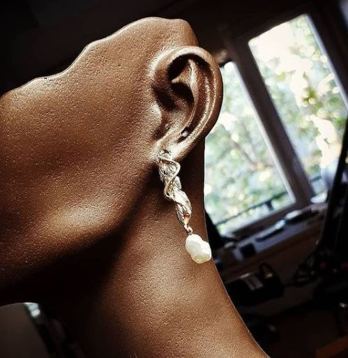 Thumbnail: Leaf Patterned Pearl Earrings