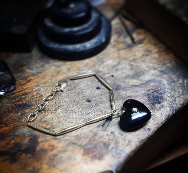 Pırlantalı Onix Kalp Bileklik