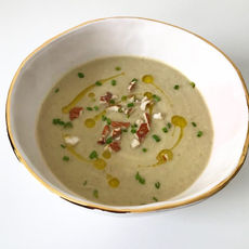 Crema de puerros con almendras