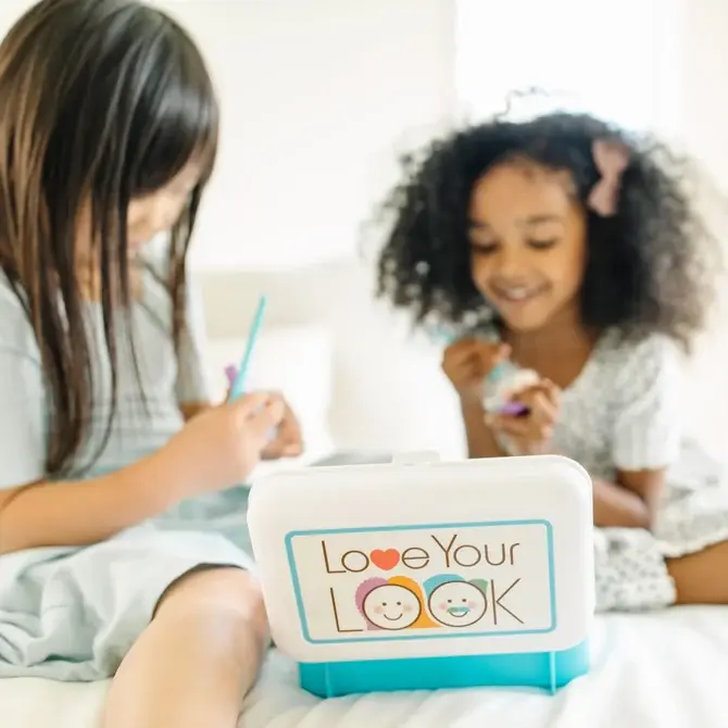 Miniature : Coffret de maquillage Love Your Look – 16 pièces