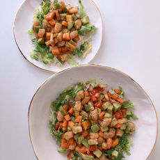 Ensalada de langostinos, papaya y aguacate