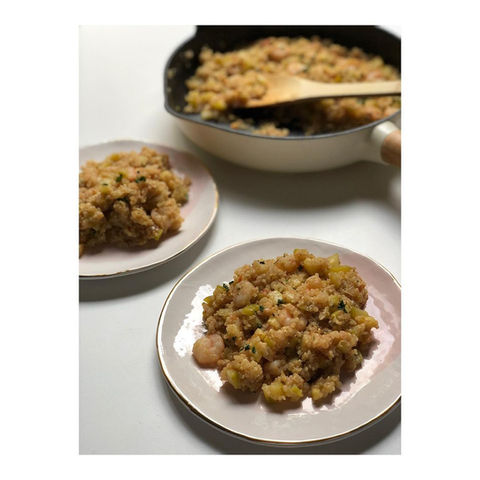 Quinoa con gambas al ajillo y calabacín