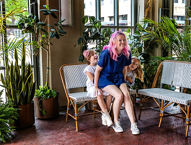 mom and daughters in downtown Fort Worth
