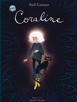 Buchcover Neil Gaiman, Aurélie Neyret, „Coraline“: weißhaariges Mädchen mit schwarzer Katze vor dunklem, blau gemustertem Hintergrund.