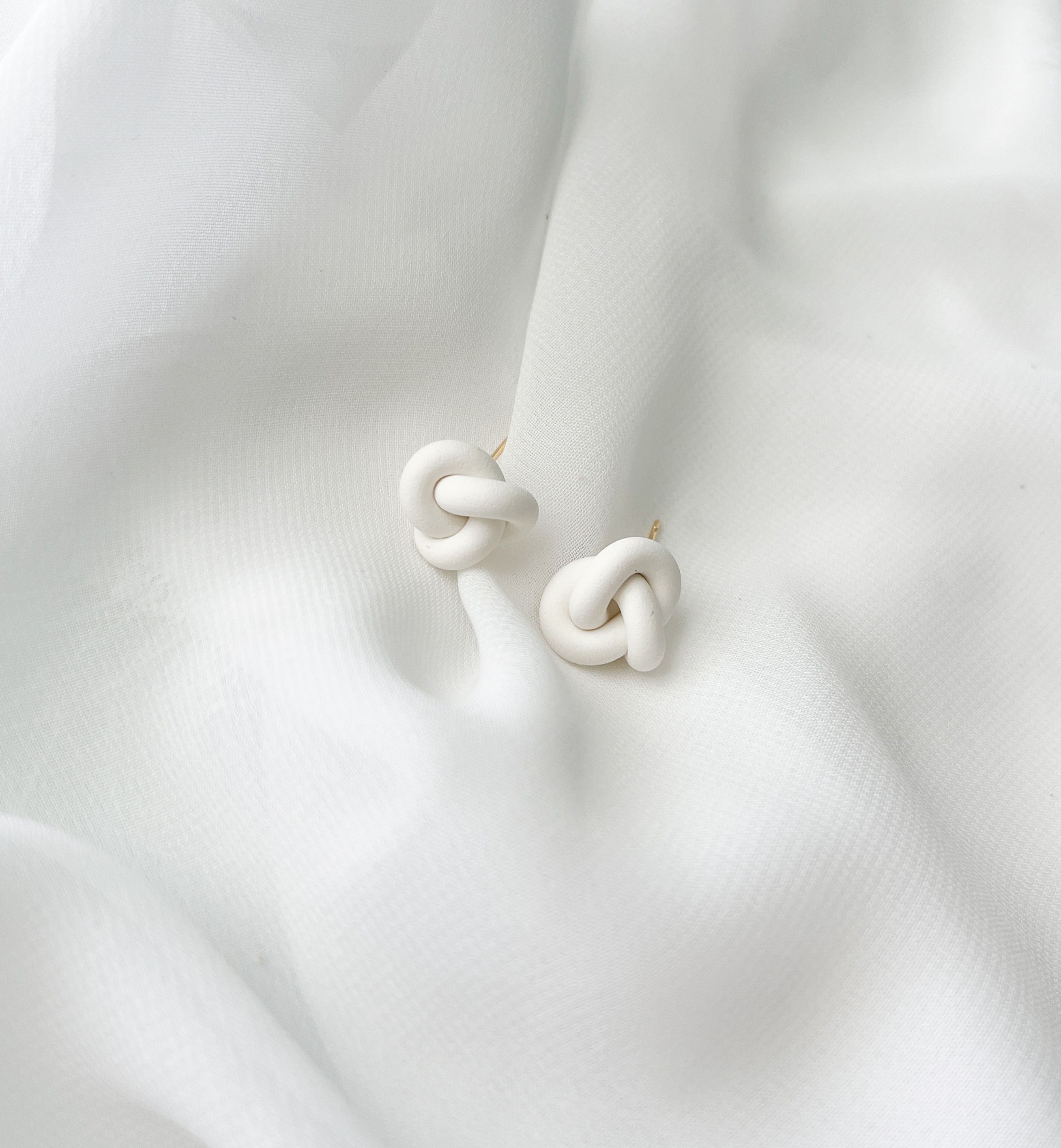 White Knots