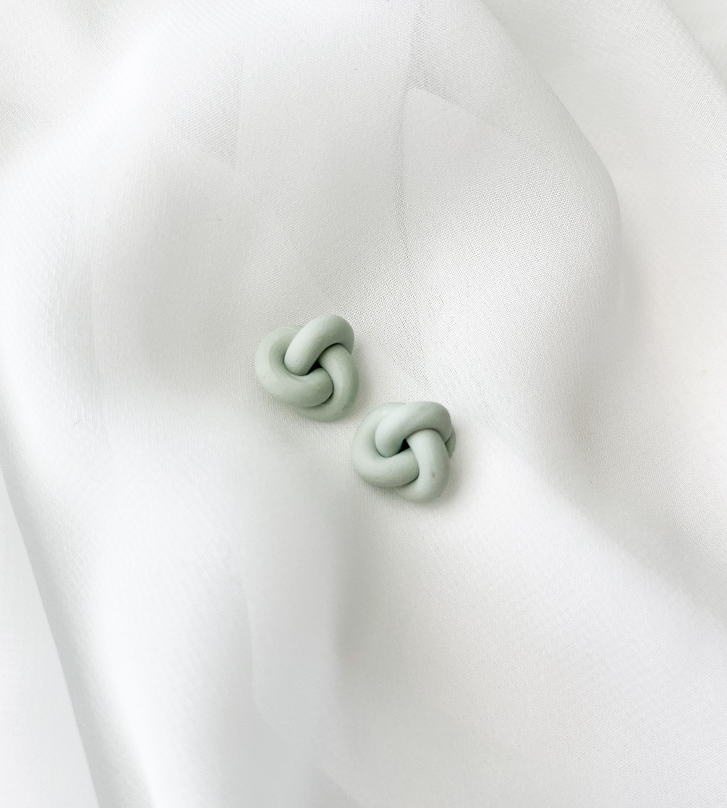 Pale Green Pastel Knots