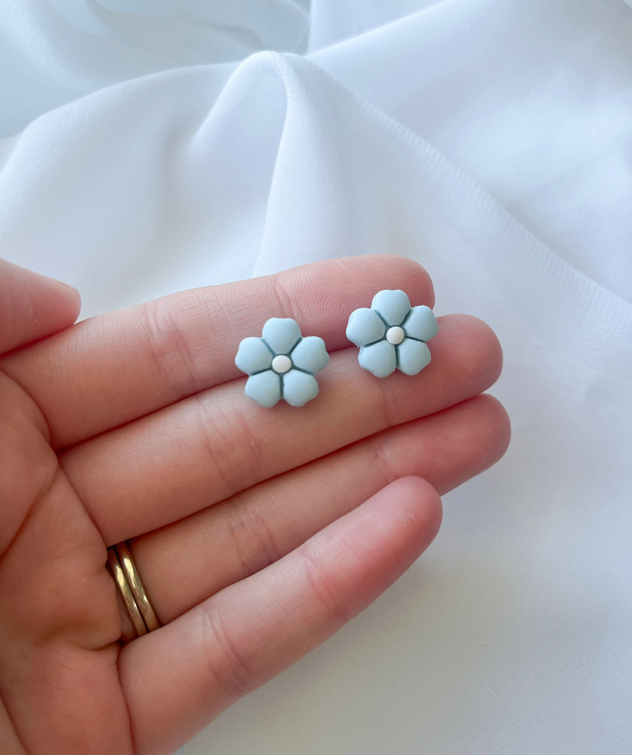Simple Daisy Studs