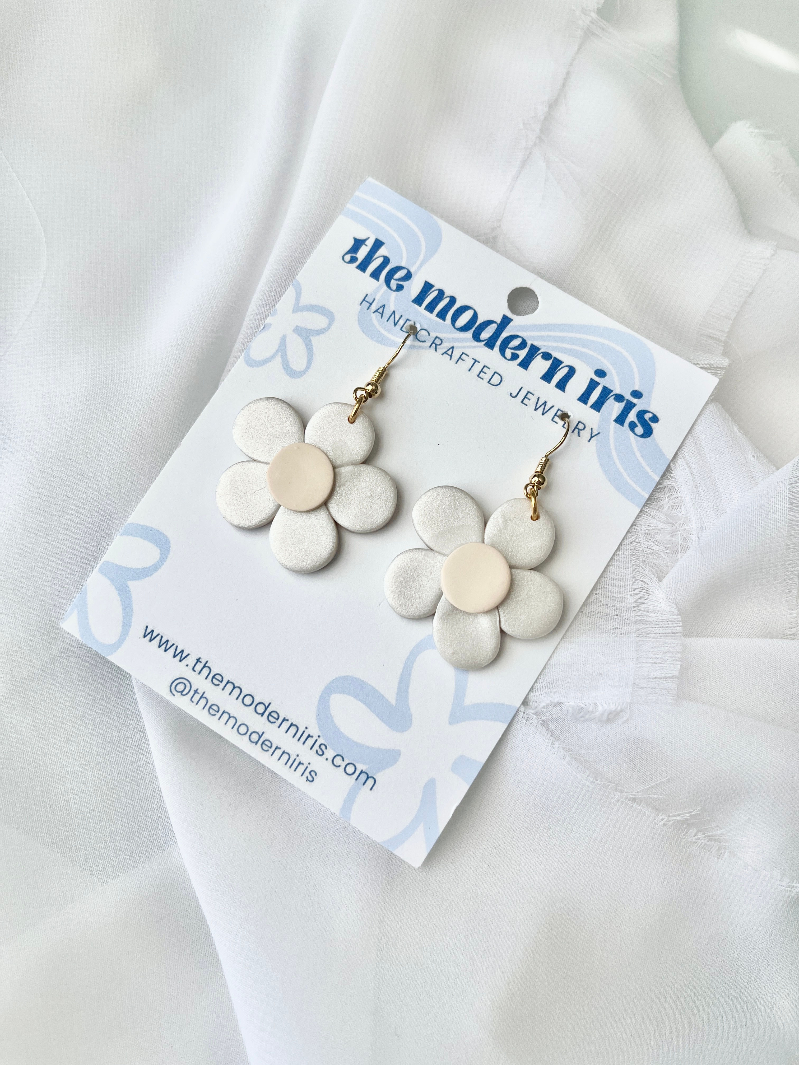 Pearl Daisy Earrings