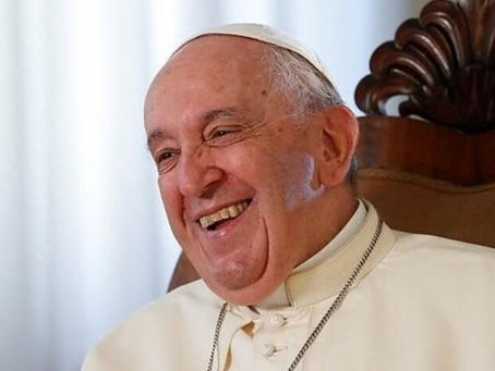 Da "comunista" a profeta: l’ipocrisia di chi oggi piange Papa Francesco (dopo averlo insultato)