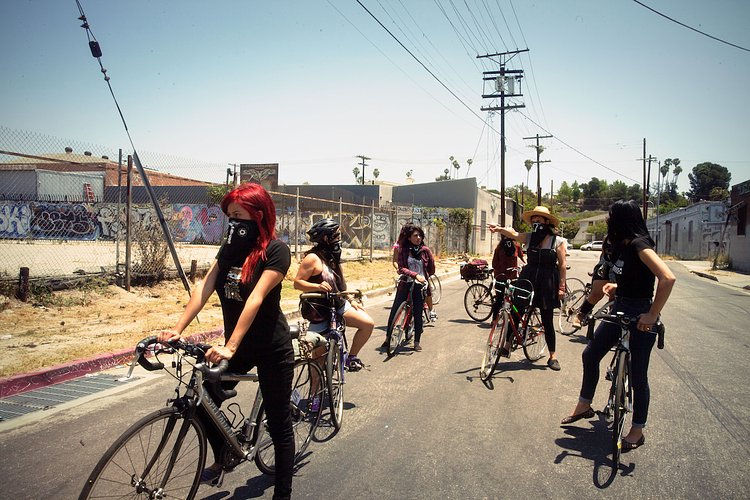 Crédito: Michael Raines, frame do filme Ovarian Psycos (2016)