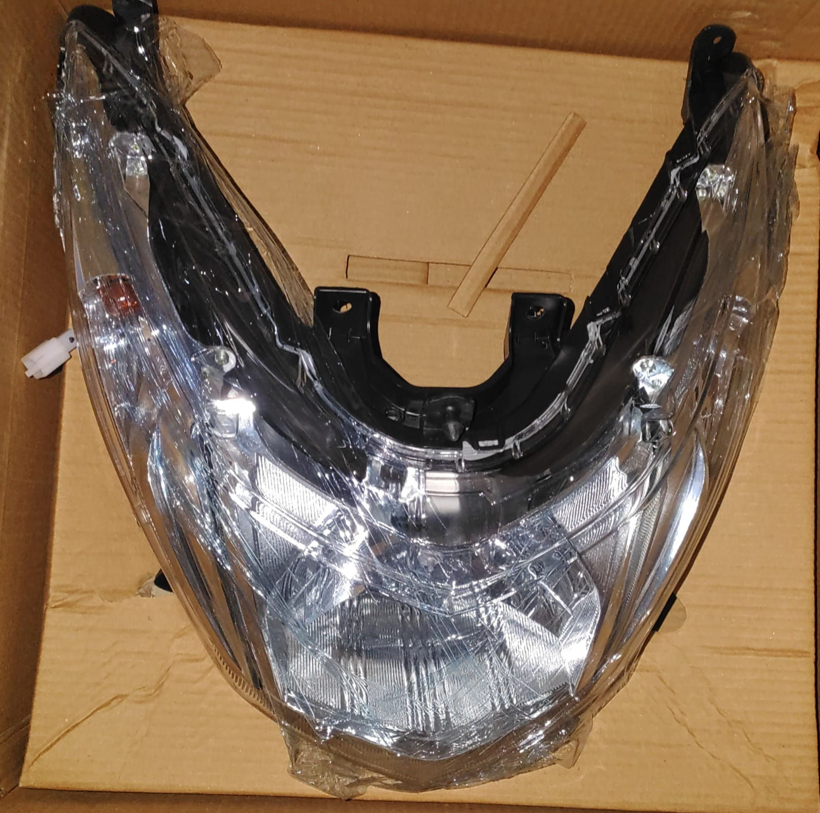 Yamaha Ray headlight assembly 