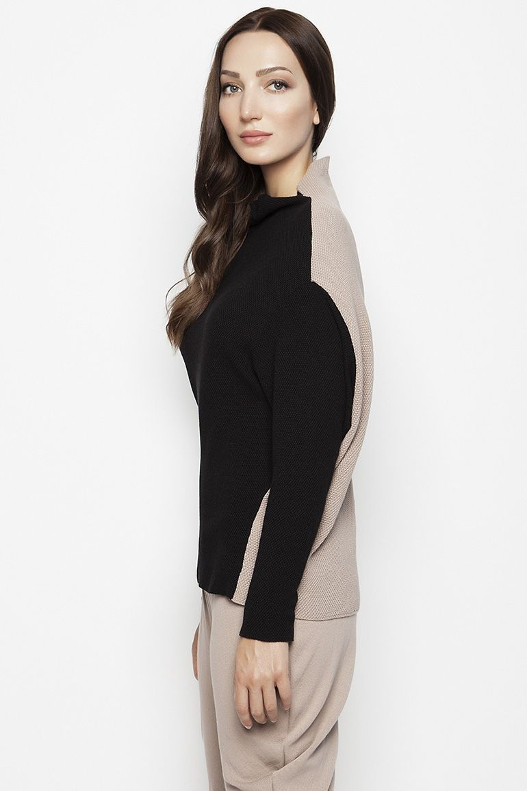 Thumbnail: ARJUNA KNITWEAR COTTON TOP AK03