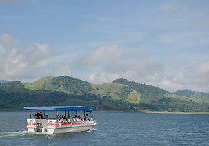 arenal-to-monteverde-lake-crossing-Aventuras-Arenal-4.jpg