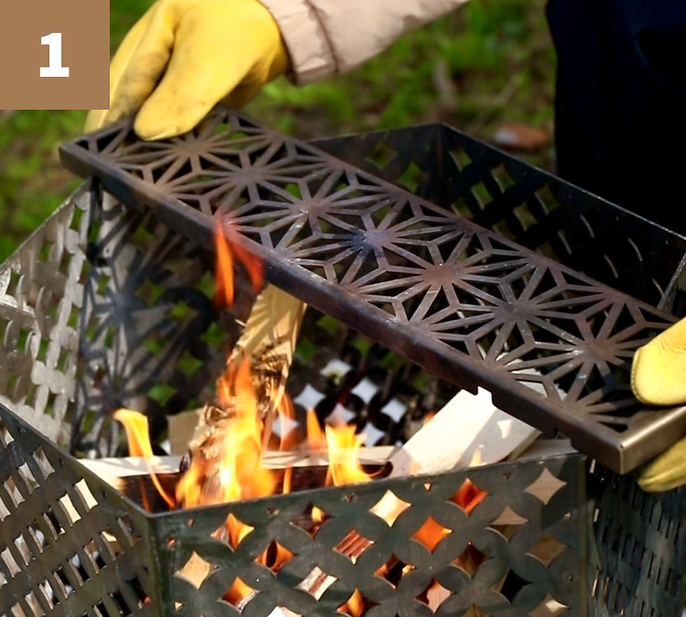 焚き火台を組み立て、火を起こす。