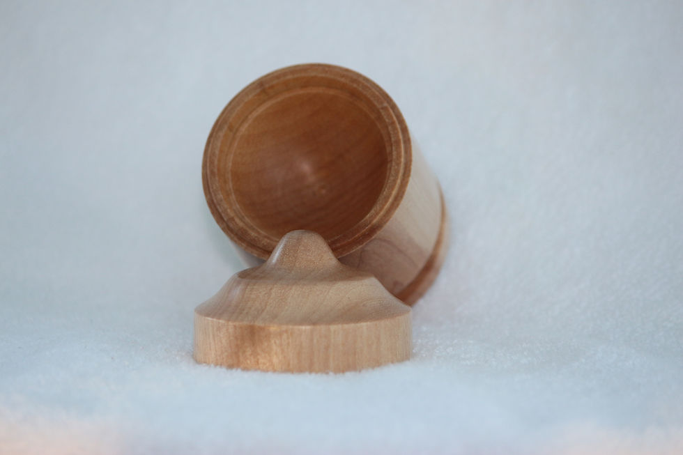 Miniature : Boîte décorative avec couvercle - Merisier