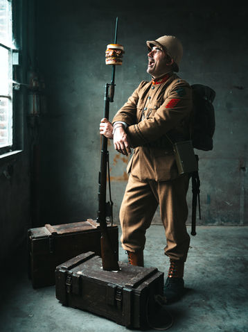 Conceptueel fine art portret over oorlog en honger vastgelegd door portretfotograaf in België