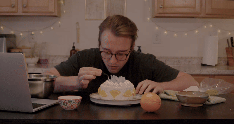 CAKE 2.gif