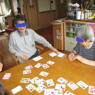 レクリエーションにカルタ取り🎴