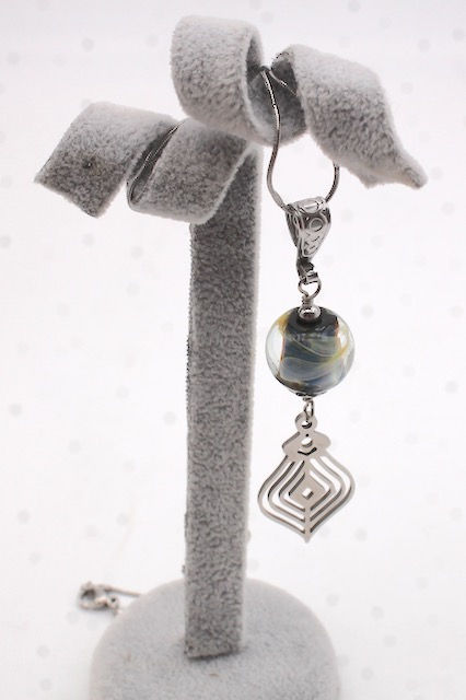 Pendentif H27