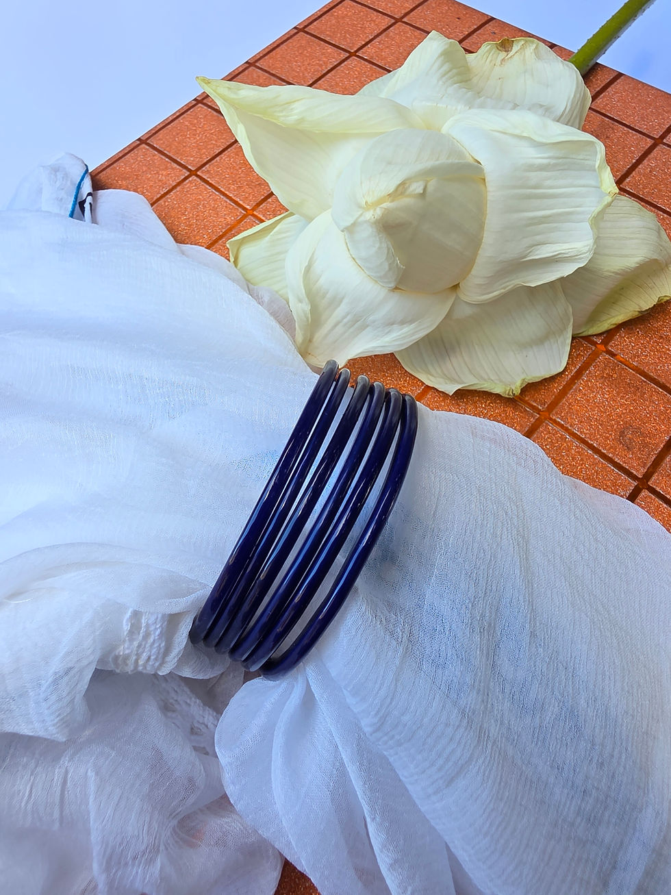 Thumbnail: Simple glass bangle 