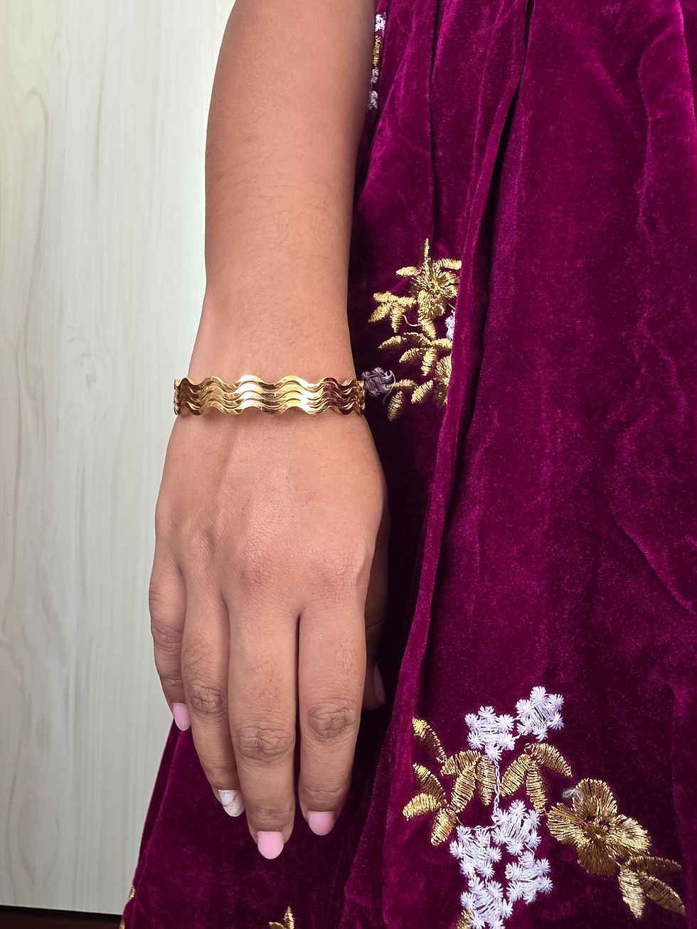 Thumbnail: Golden wave bangles 