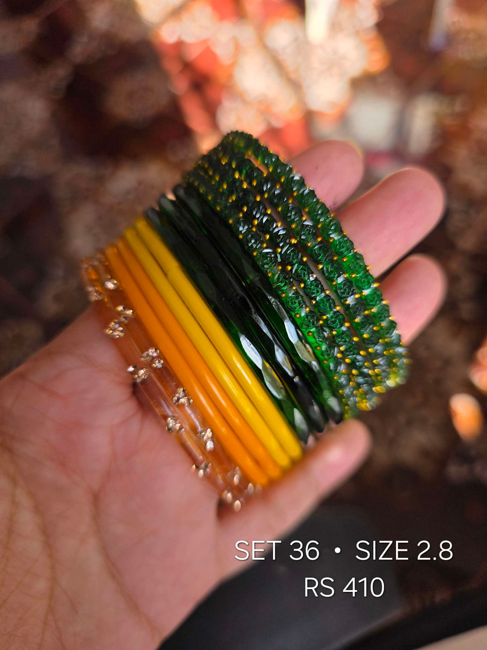 Thumbnail: Glass bangle combo