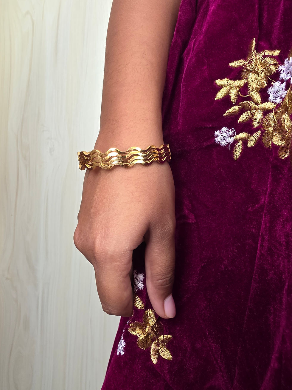 Thumbnail: Golden wave bangles 
