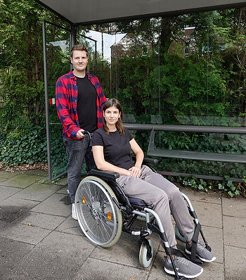 anton-sabrina-haltestelle (1).jpg