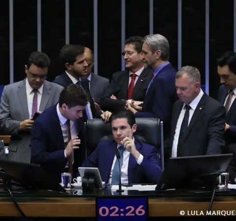 PEC DA BLINDAGEM é aprovada e segue para votação no Senado